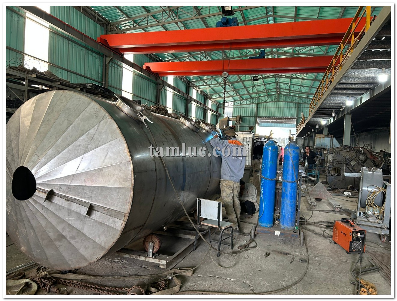 Gia c&ocirc;ng bồn inox xử l&yacute; nước thải, bồn &aacute;p lực inox, bồn chứa h&oacute;a chất inox 316L, cơ sở gia c&ocirc;ng inox uy t&iacute;n, bồn lắng inox
