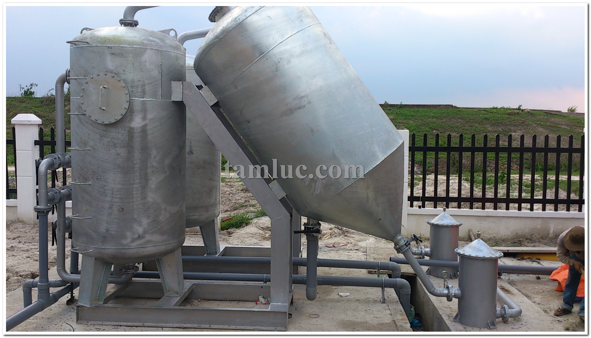 •	Xử lý nước cấp: nhà máy sản xuất, khu công nghiệp, khu dân cư, trạm cấp nước tập trung … •	Xử lý nước tinh khiết, nước đóng chai, nước cấp nhà máy dược phẩm, hóa mỹ phẩm …